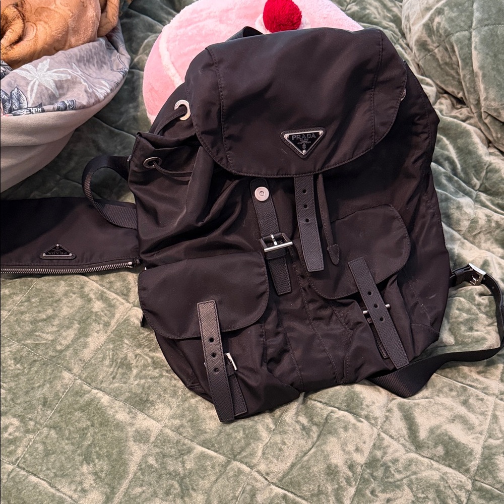 Prada Black Nylon Men’s Messenger Bag with Detachable Pouch and Buckle Accents - Picture 2 of 5